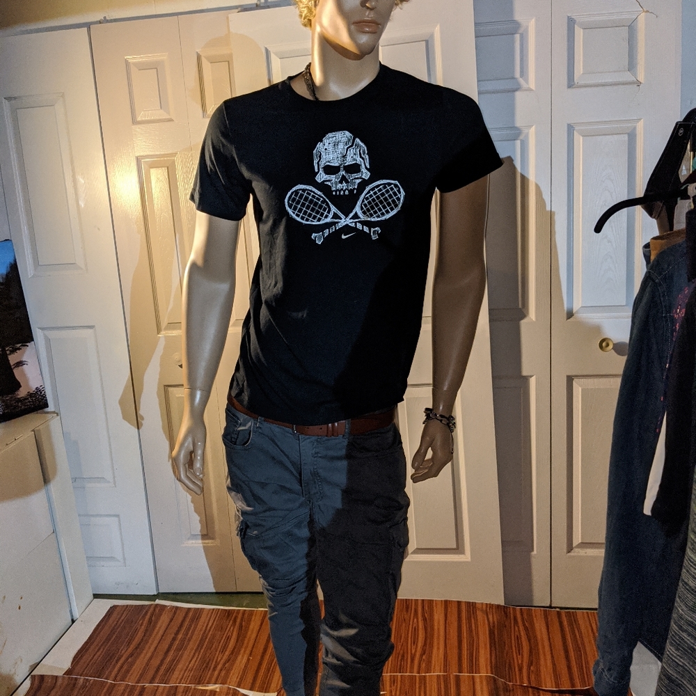 Nike shirt large